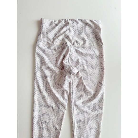 ONZIE Athena Grey White Snake Printed High Rise Ankle Leggings, Size S - Picture 8 of 14